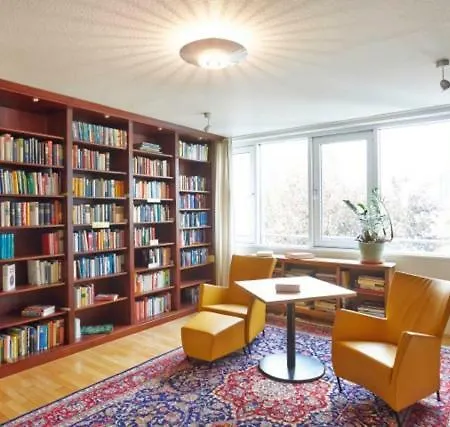 Wohnstift Auf Der Kronenburg 酒店 *