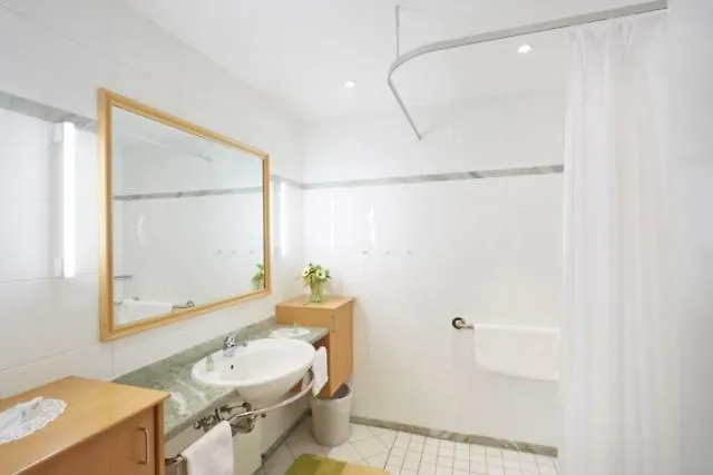 Hotel Wohnstift Auf Der Kronenburg Dortmund